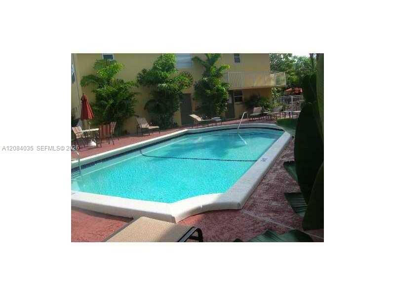 4071 N Dixie Hwy # 11, Oakland Park FL 33334 photo 2