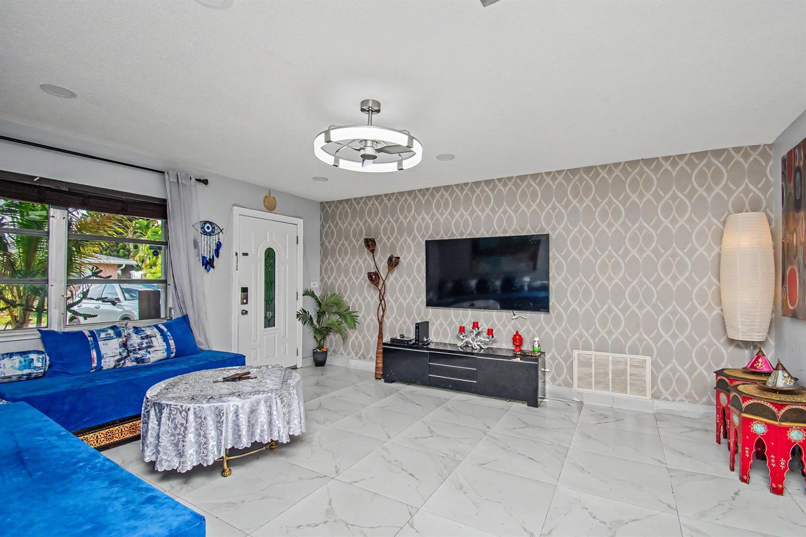 5704 NW 47th Lane, Tamarac FL 33319 photo 5