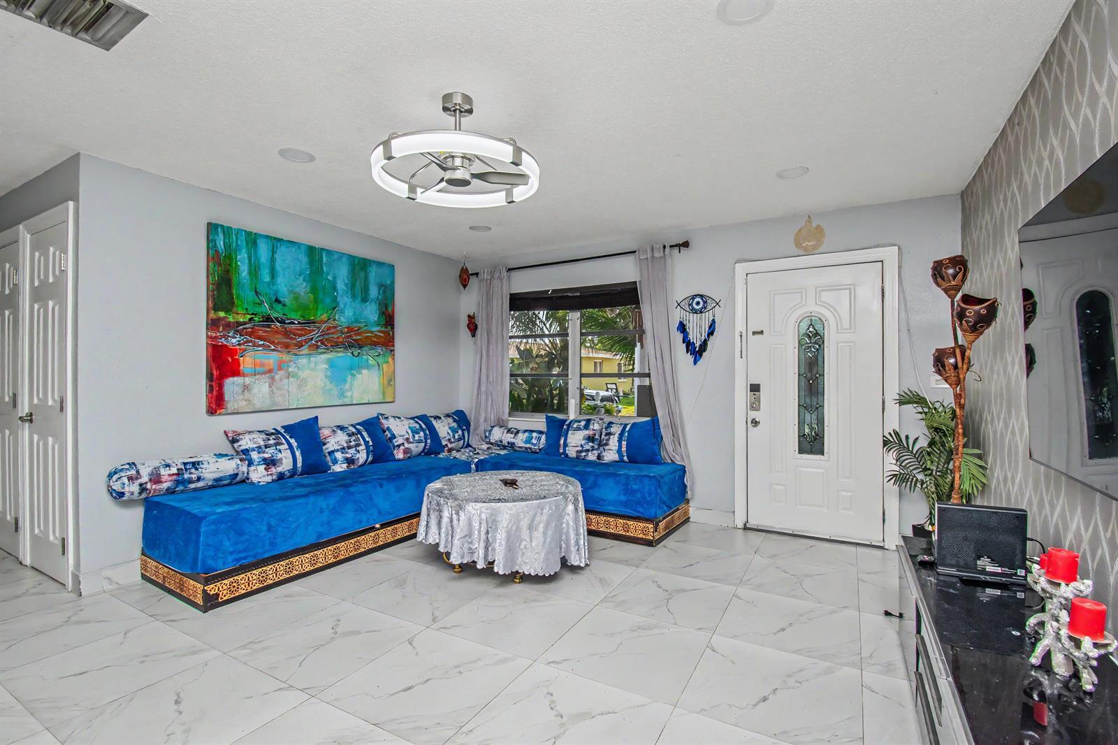 5704 NW 47th Lane, Tamarac FL 33319 photo 4