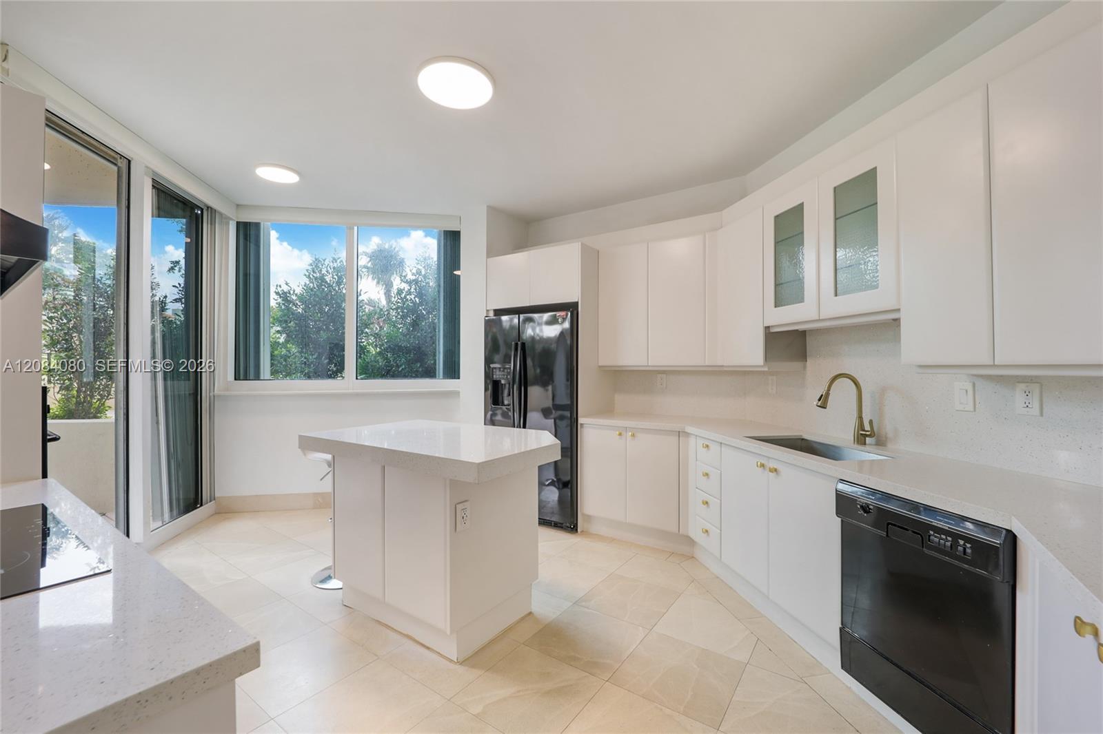 300 S Pointe Dr # 303, Miami Beach FL 33139 photo 5