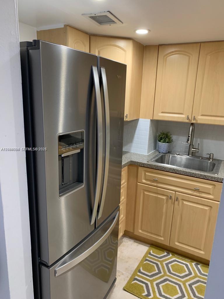 2899 SW Collins Ave # 1016, Miami Beach FL 33140 photo 4