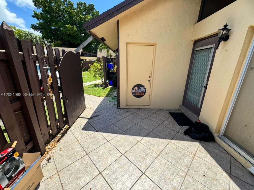332 Briarwood Cir # 19, Hollywood FL 33024 photo 5