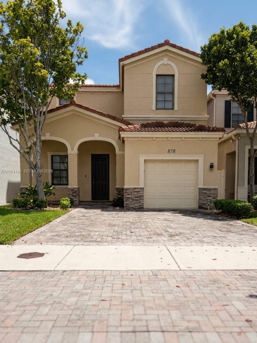 878 NE 191st St, Miami FL 33179 photo 2