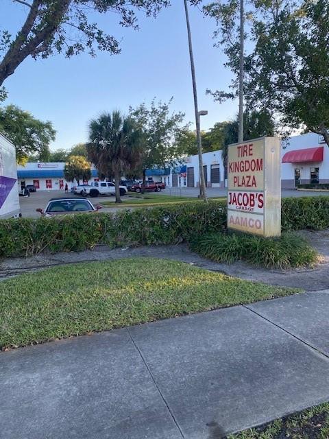9880 Pines Boulevard, Pembroke Pines FL 33025 photo 3
