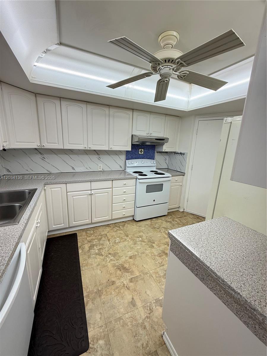 1351 NE Miami Gardens Dr # 1425E, Miami FL 33179 photo 3