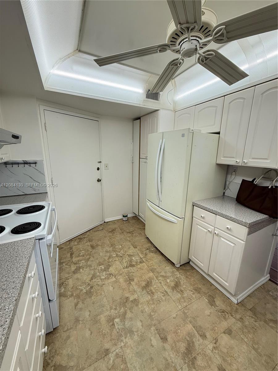 1351 NE Miami Gardens Dr # 1425E, Miami FL 33179 photo 5