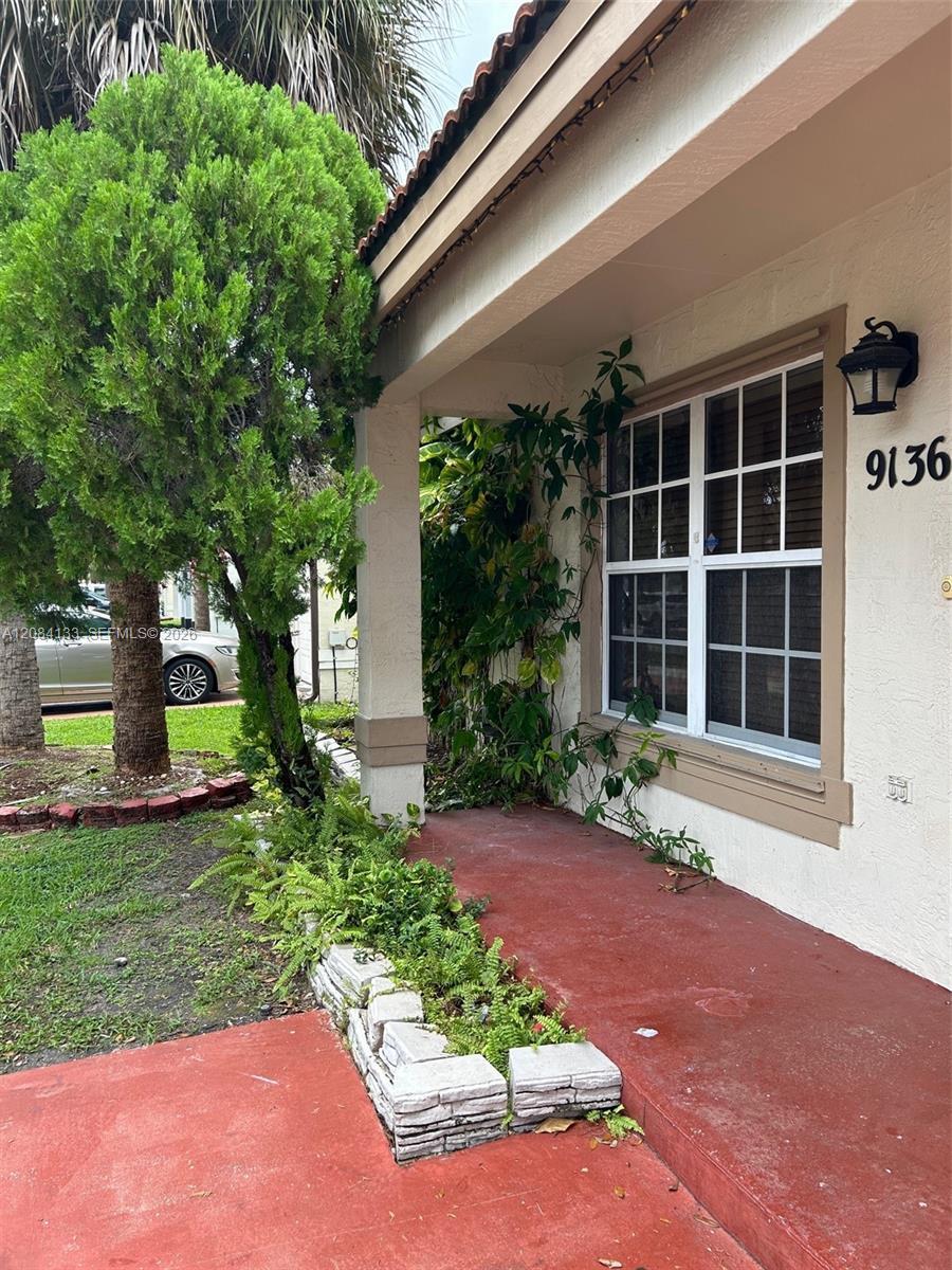 9136 NW 192nd Ter, Hialeah FL 33018