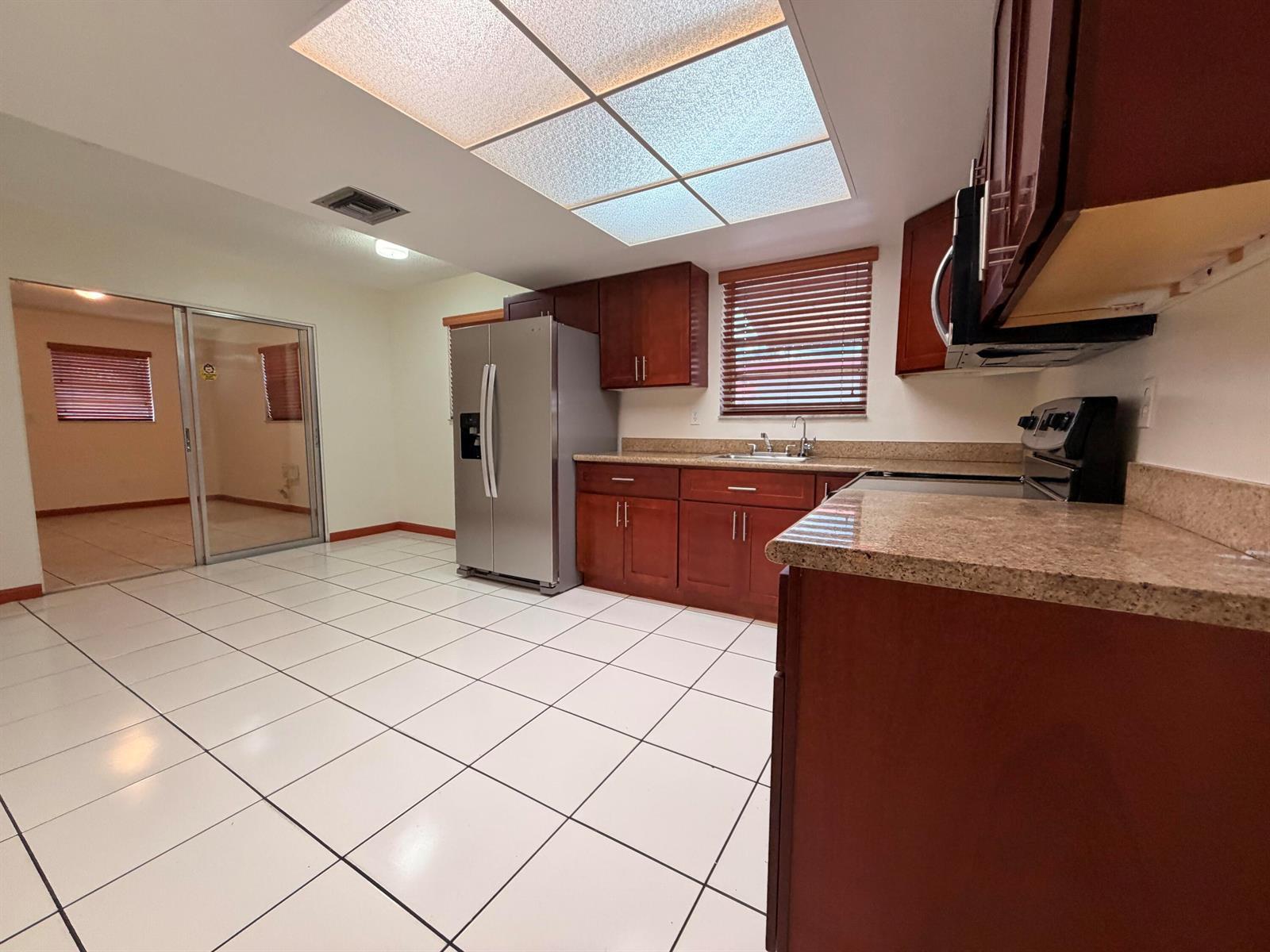 727 SW 5TH Street, Dania Beach FL 33004 photo 2