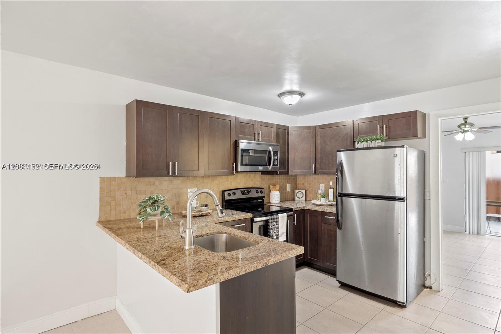7241 Miami Lakes Dr # D19, Miami Lakes FL 33014 photo 4
