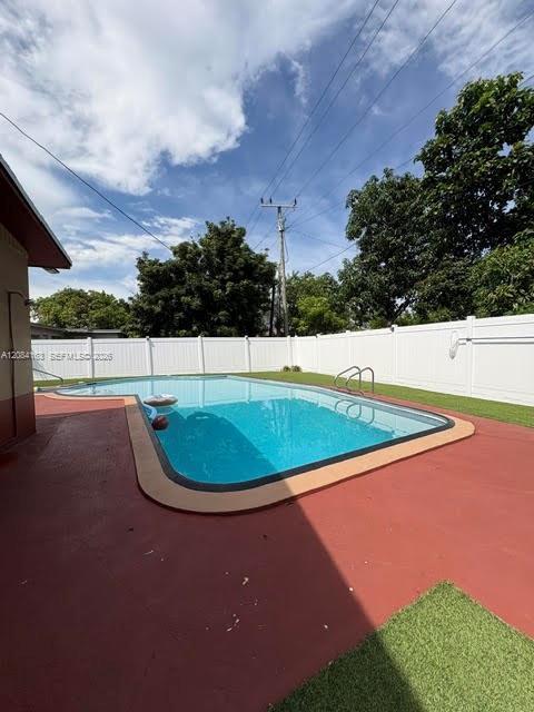 441 NE 43rd St, Deerfield Beach FL 33064