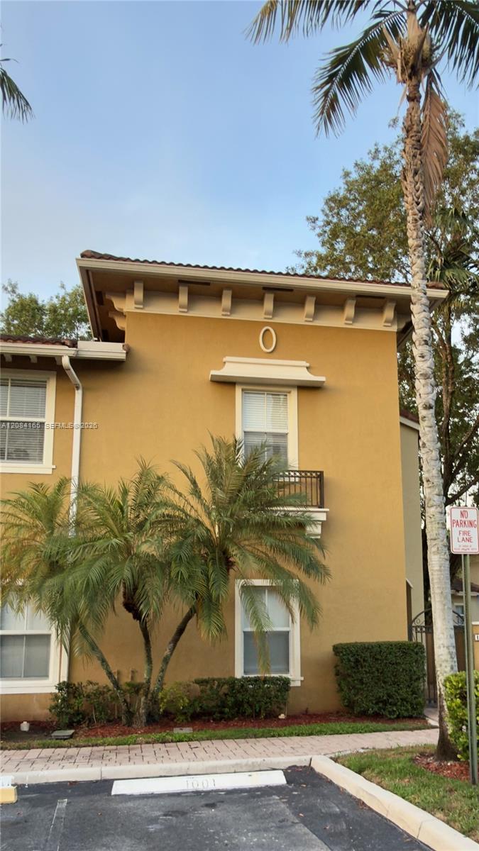 2851 W Prospect Rd # 1001, Tamarac FL 33309