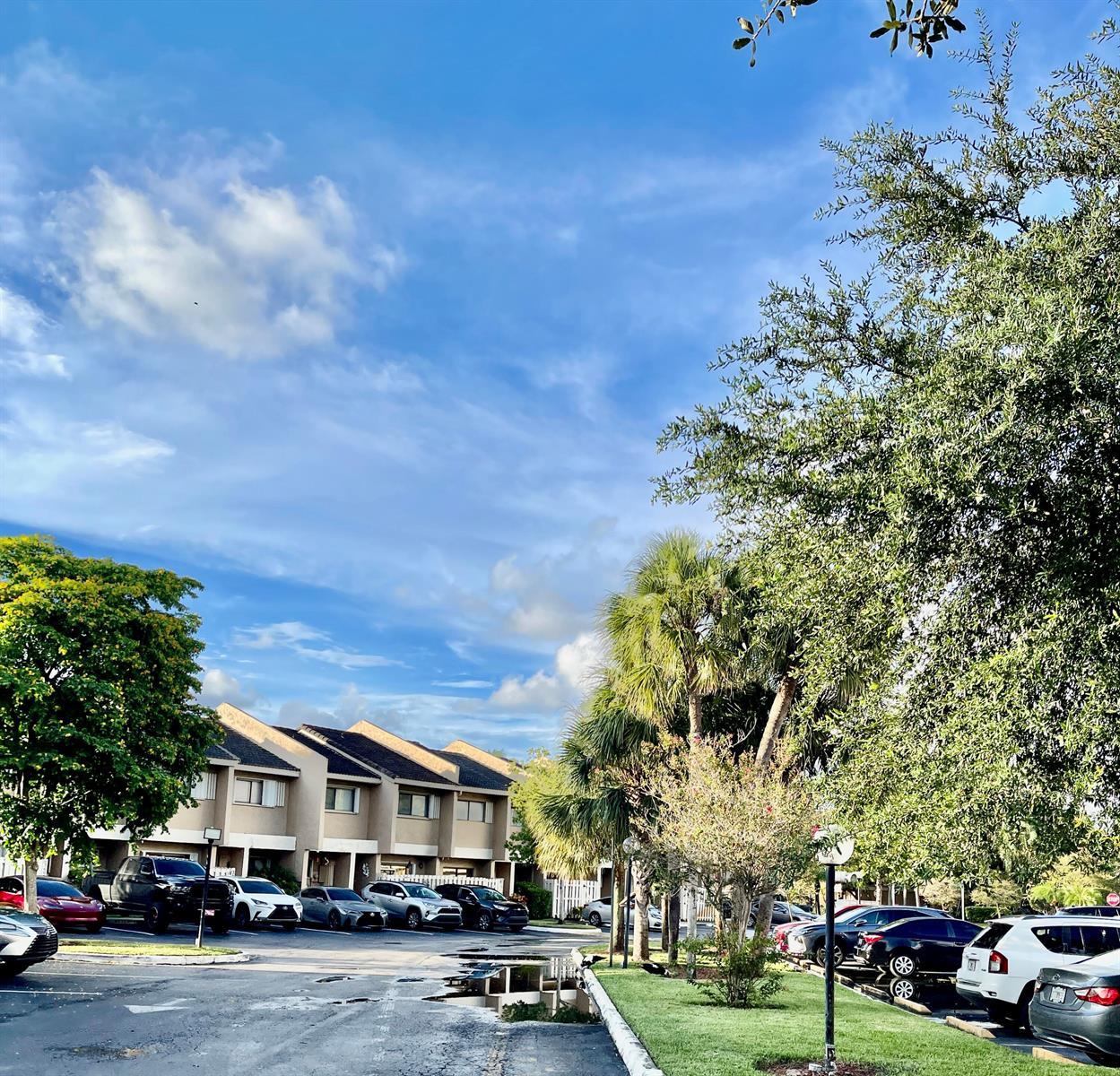 3555 NW 91st Lane, Sunrise FL 33351 photo 2