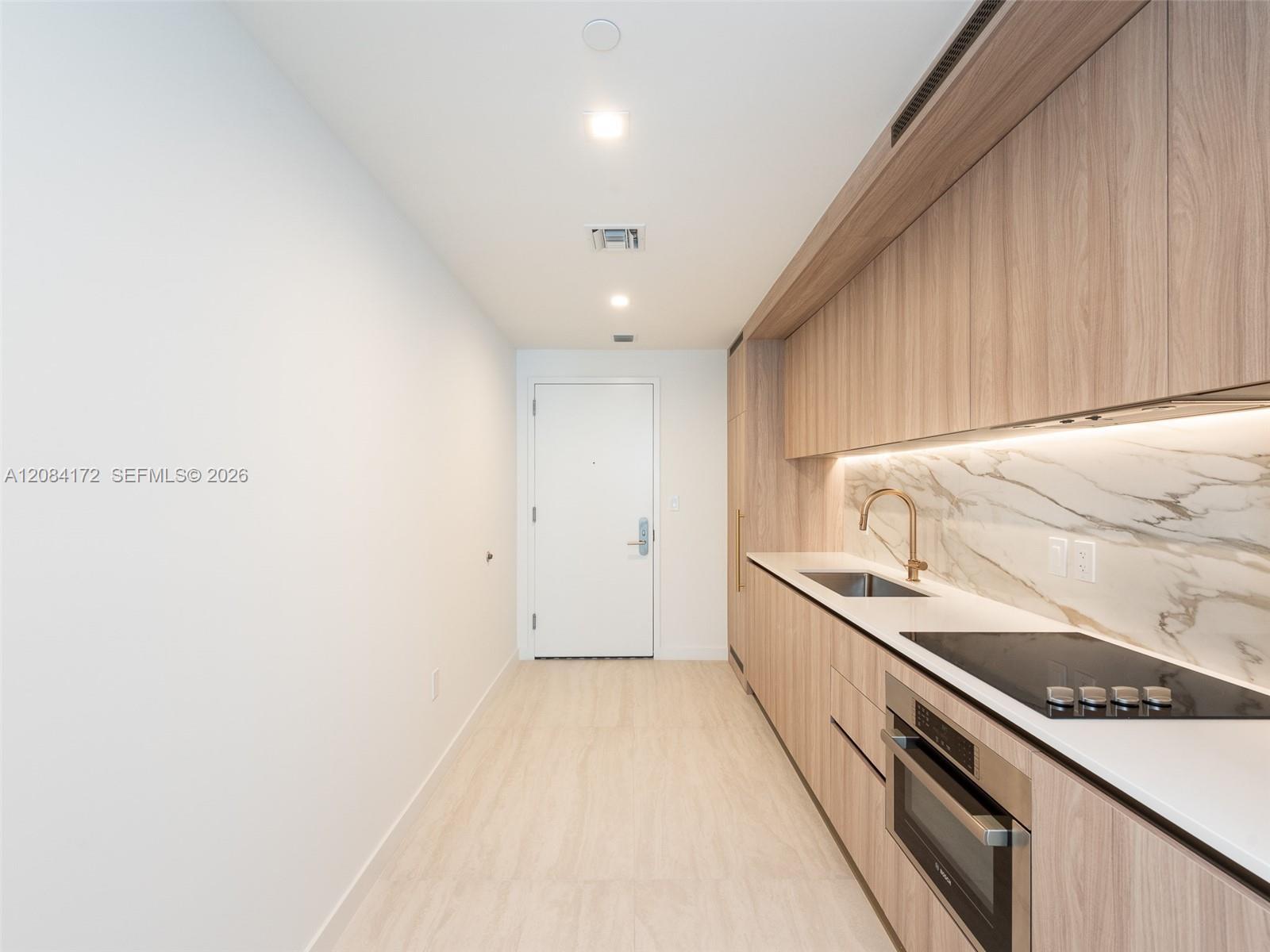 77 SE 5th St # 1714, Miami FL 33131 photo 3
