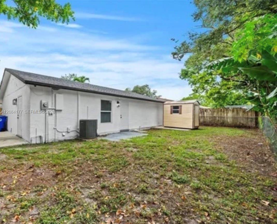 8201 SW 7th Ct, North Lauderdale FL 33068 photo 4