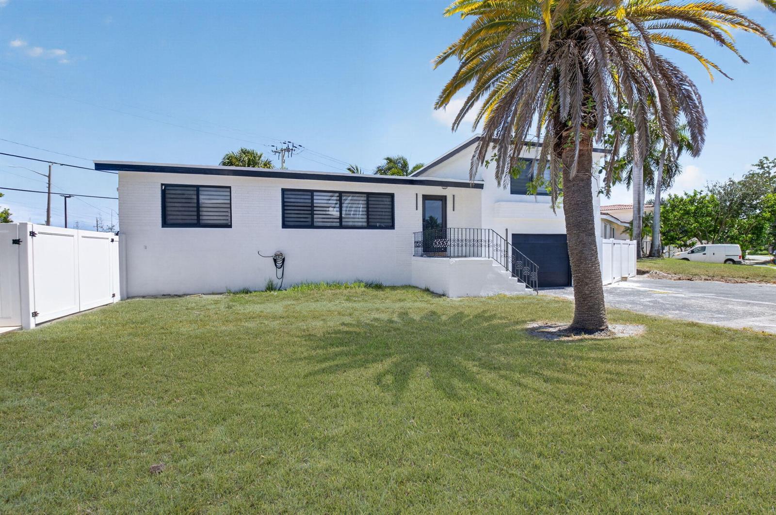 401 NE 15TH Terrace, Boca Raton FL 33432 photo 2