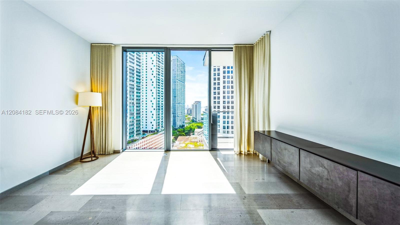 68 SE 6th St # 1605, Miami FL 33131 photo 2