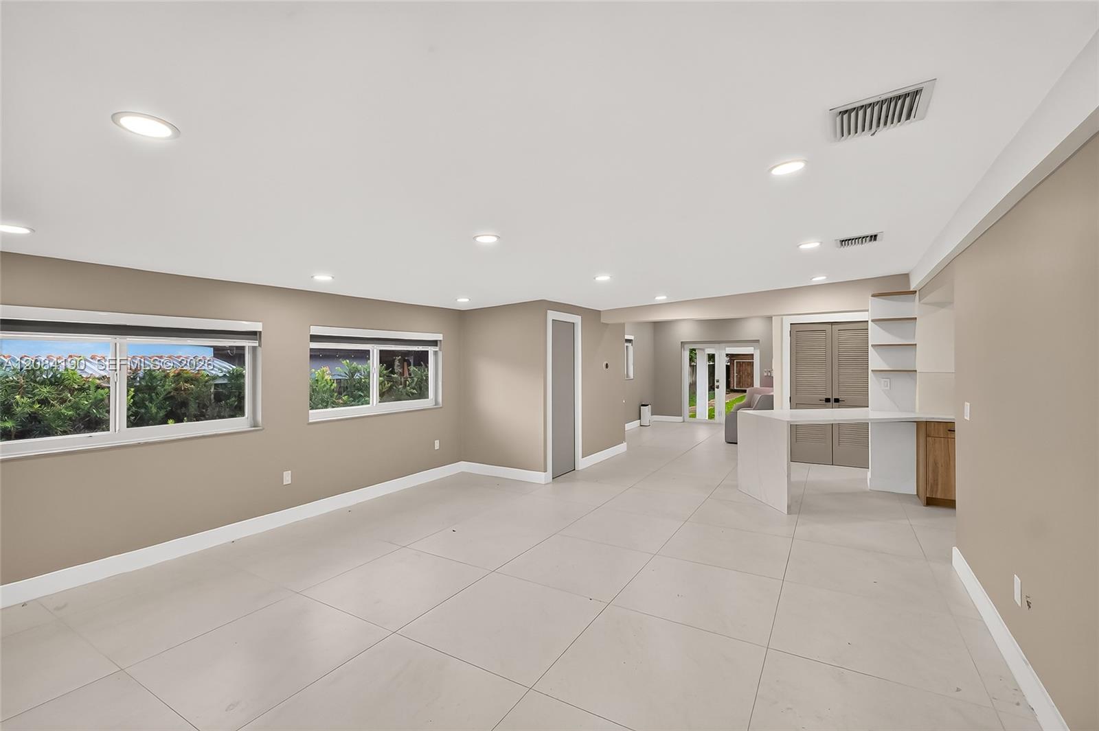 533 Mokena Dr, Miami Springs FL 33166 photo 2