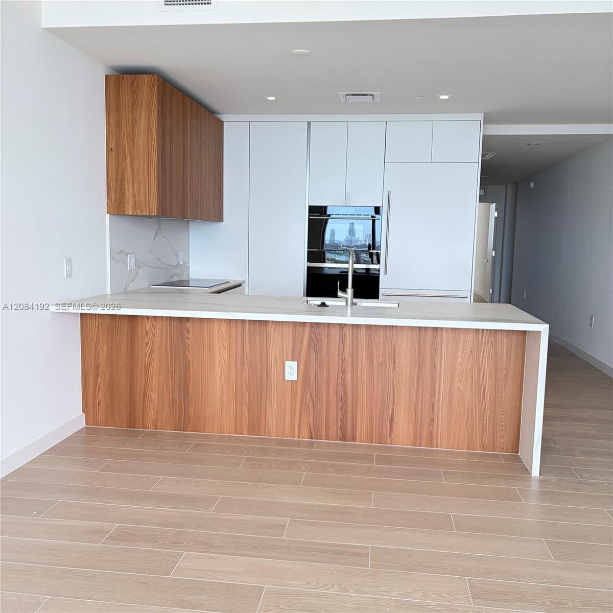 1400 Biscayne Blvd # 2003, Miami FL 33132 photo 3