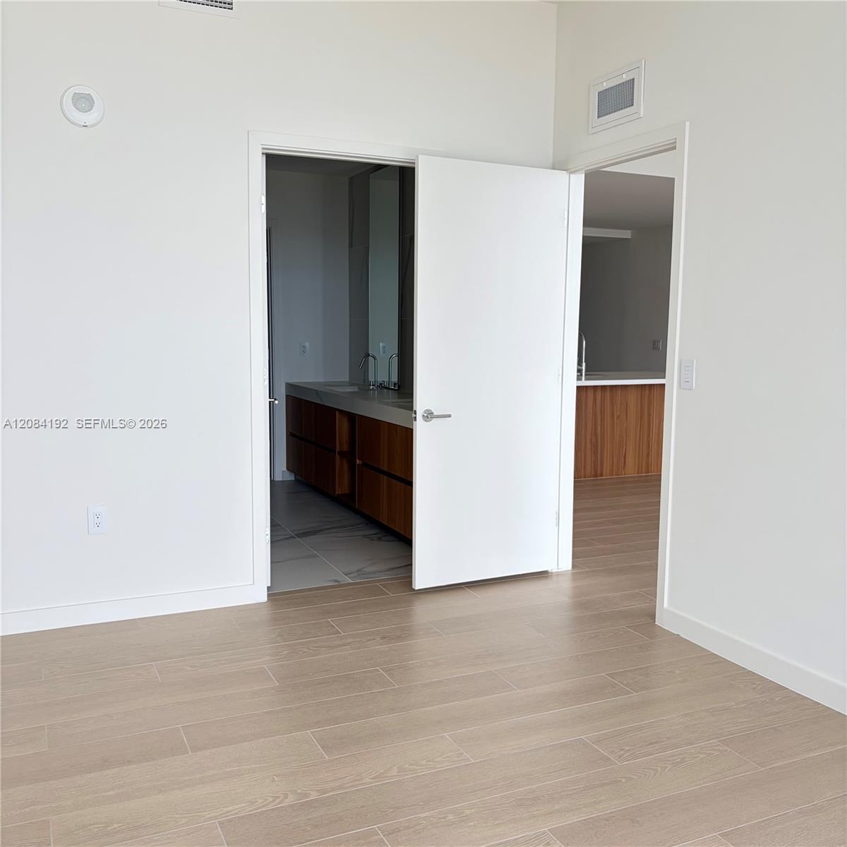 1400 Biscayne Blvd # 2003, Miami FL 33132 photo 5