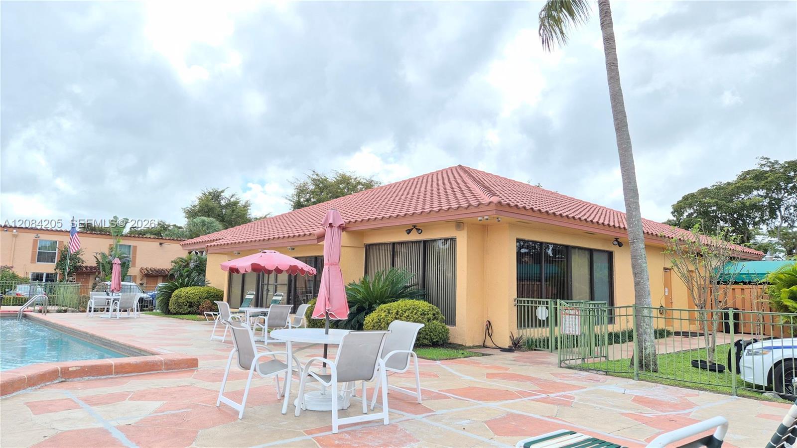 7100 Fairway Dr # K9, Miami Lakes FL 33014 photo 2
