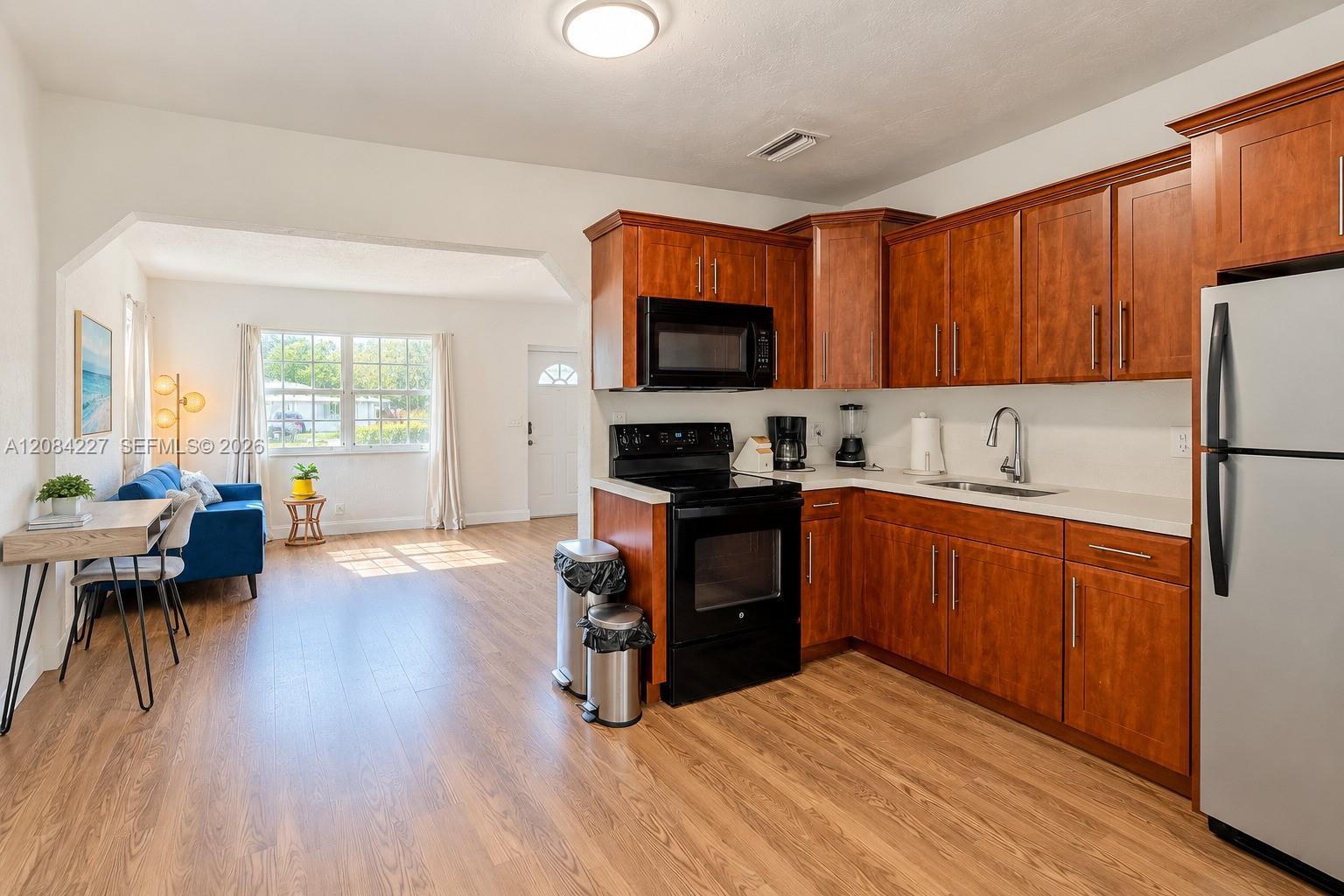 2740 Dewey St, Hollywood FL 33020 photo 4