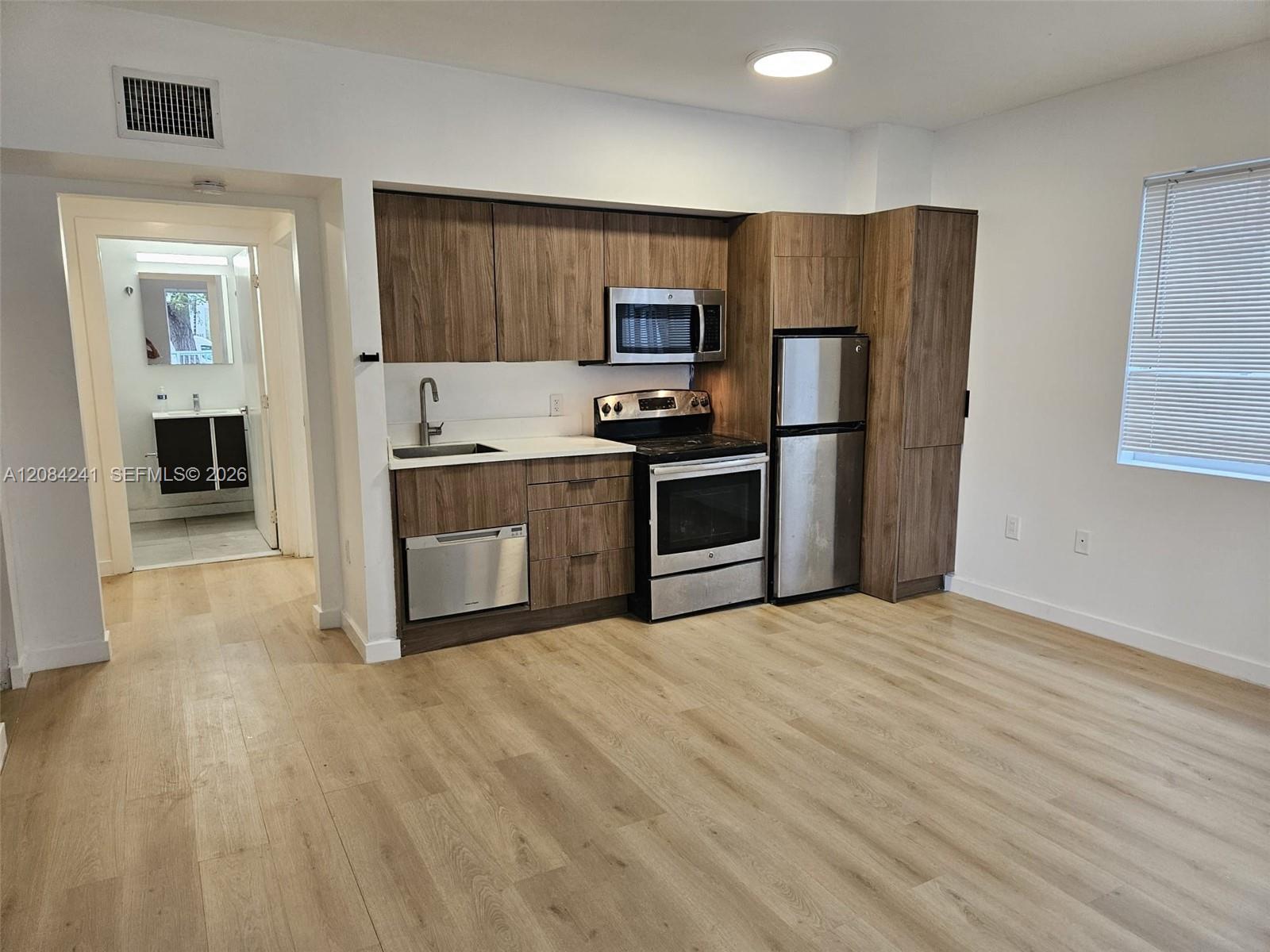 557 Michigan Ave, Miami Beach FL 33139 photo 5