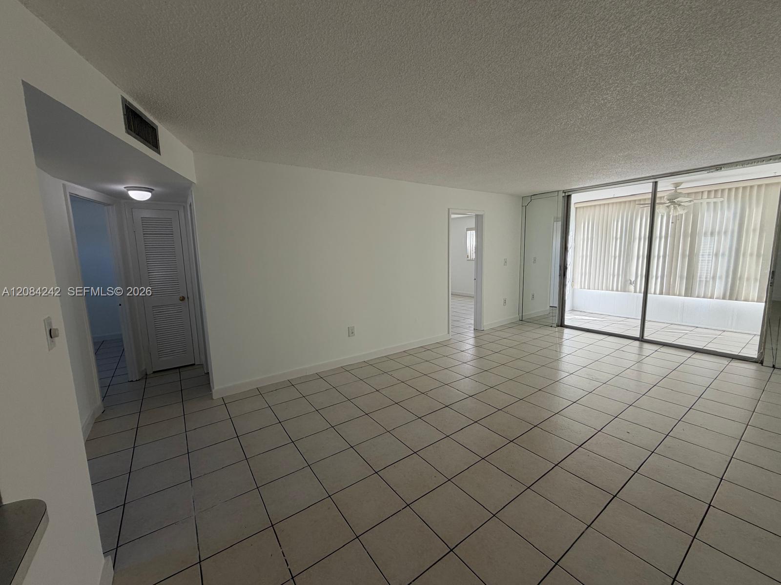 8600 Sunrise Lakes Blvd # 211, Sunrise FL 33322 photo 2
