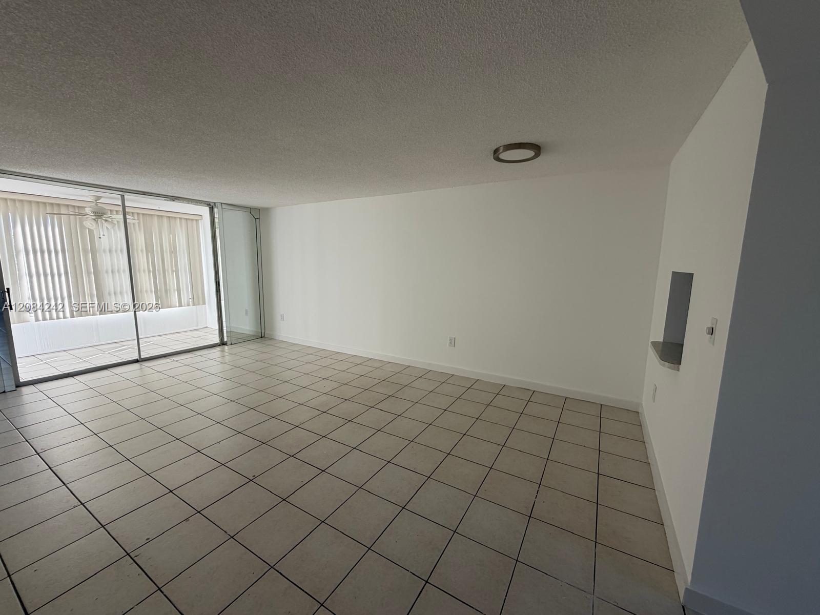 8600 Sunrise Lakes Blvd # 211, Sunrise FL 33322 photo 3