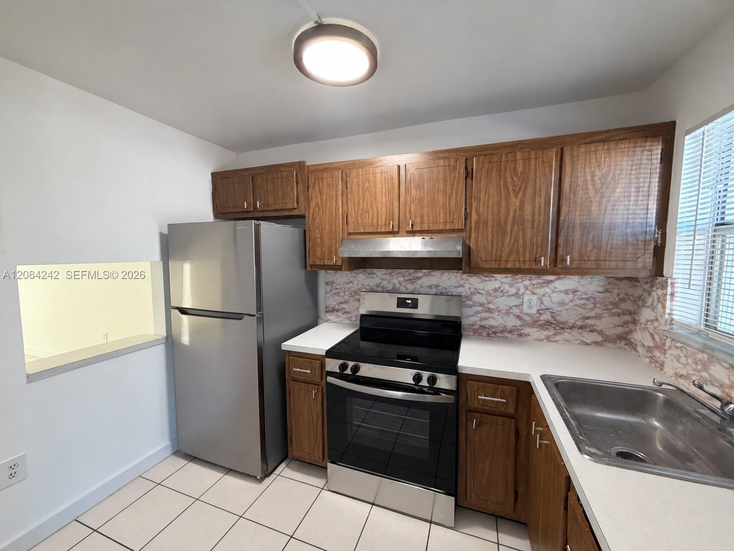 8600 Sunrise Lakes Blvd # 211, Sunrise FL 33322 photo 4