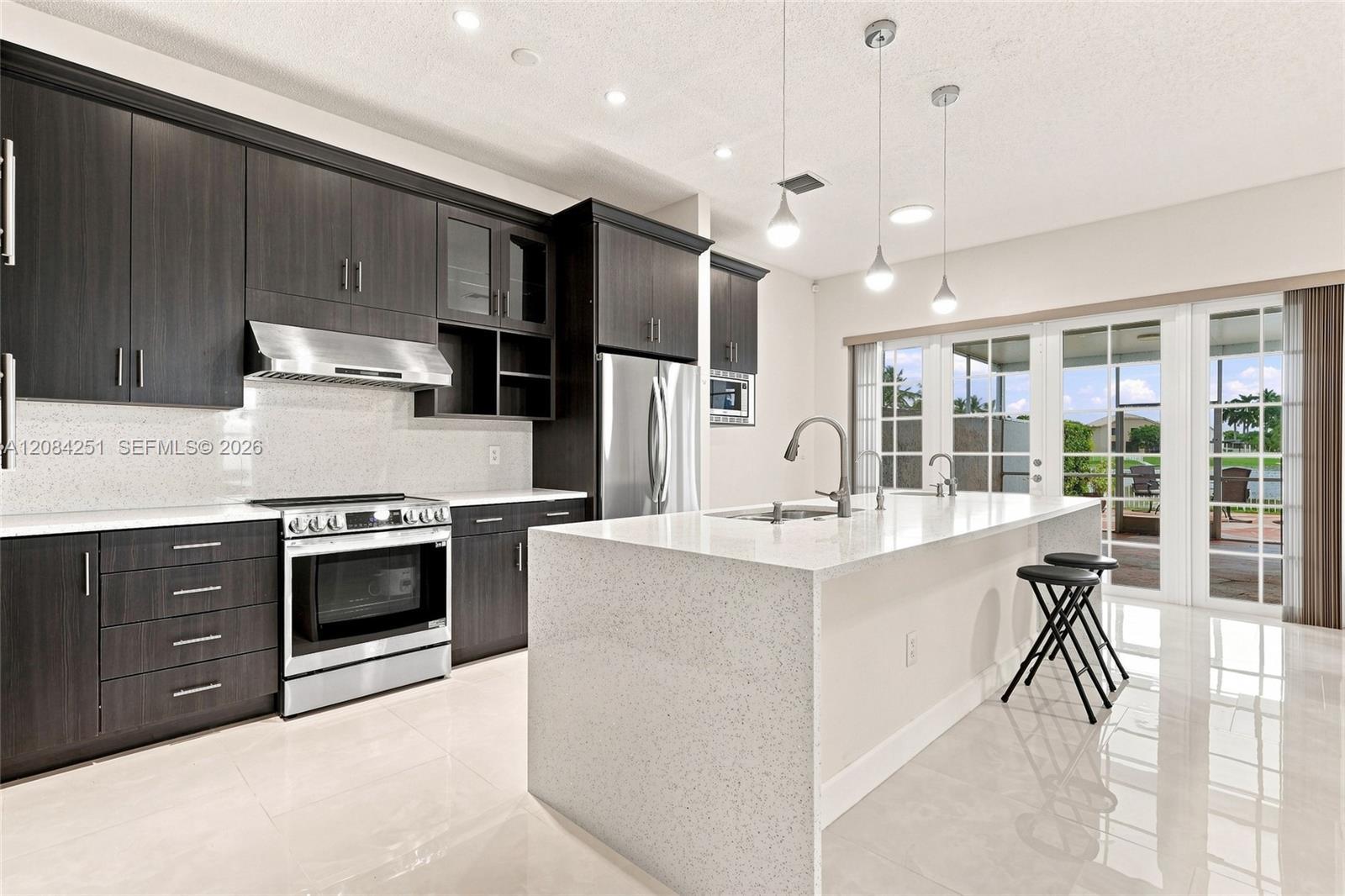 1421 NW 159th Ave, Pembroke Pines FL 33028 photo 3