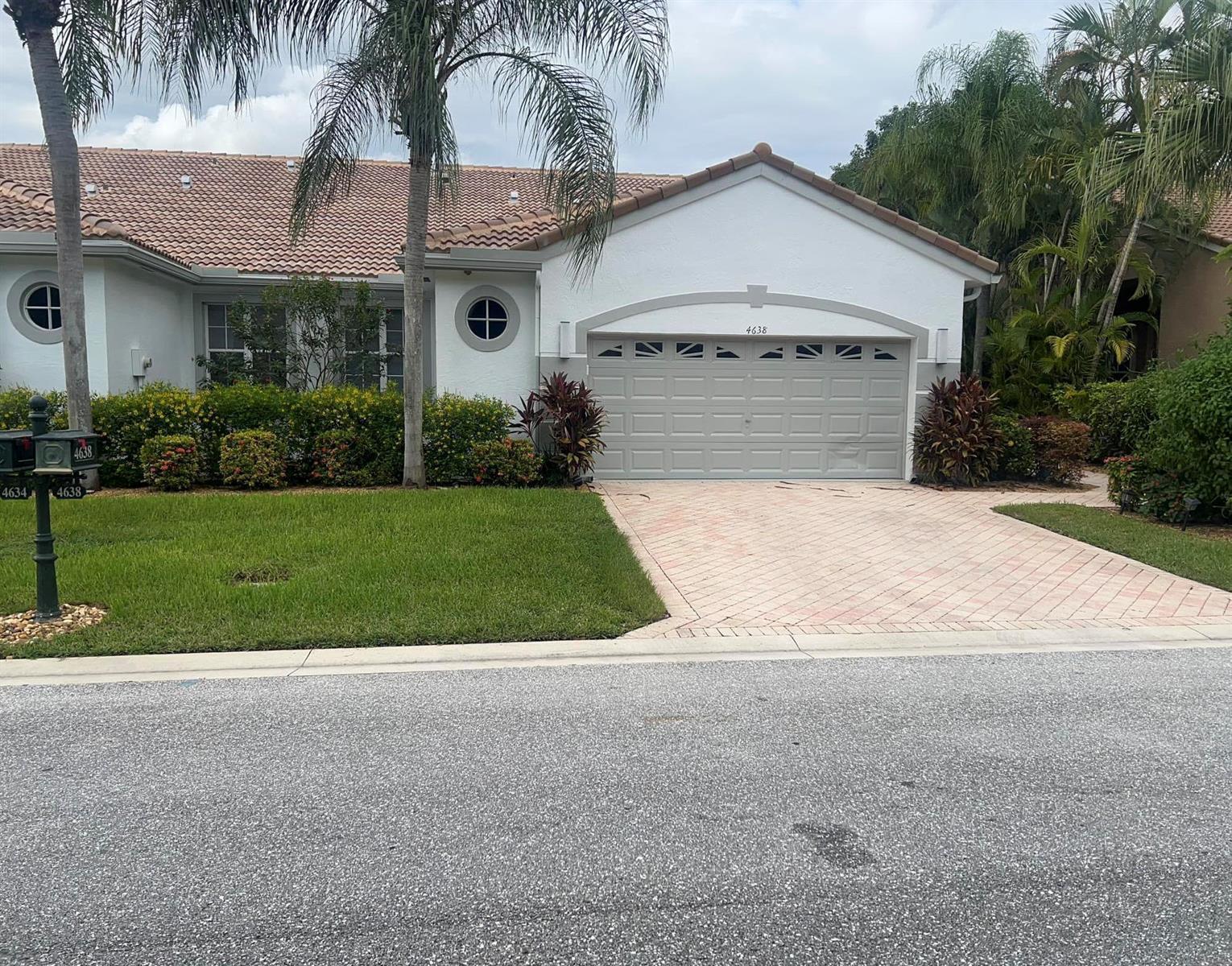 4638 CARLTON GOLF Drive, Lake Worth FL 33449 photo 2