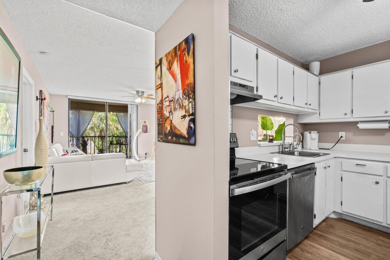 5100 Las Verdes Circle # 316, Delray Beach FL 33484 photo 3
