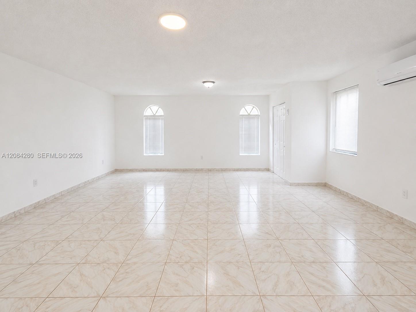 Miami, FL 33175 photo 2