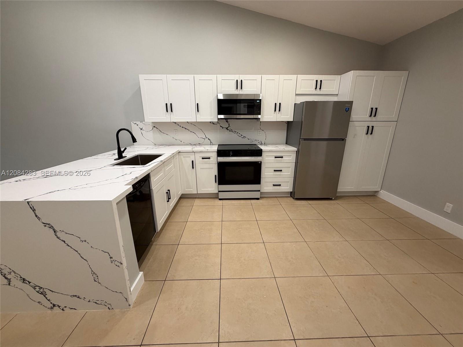 11085 NW 38th Pl, Sunrise FL 33351 photo 4