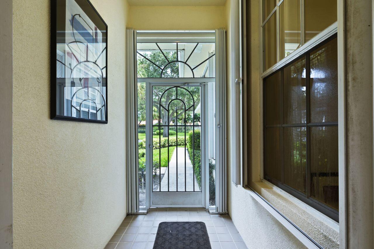 508 E Tall Oaks Drive, Palm Beach Gardens FL 33410 photo 3