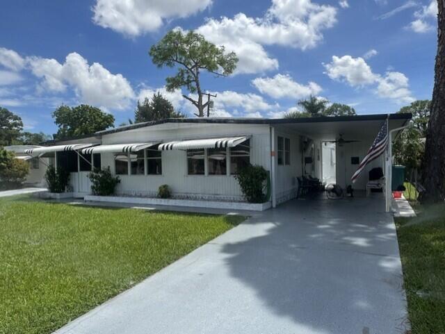 4042 Royal Manor Boulevard, Boynton Beach FL 33436 photo 2