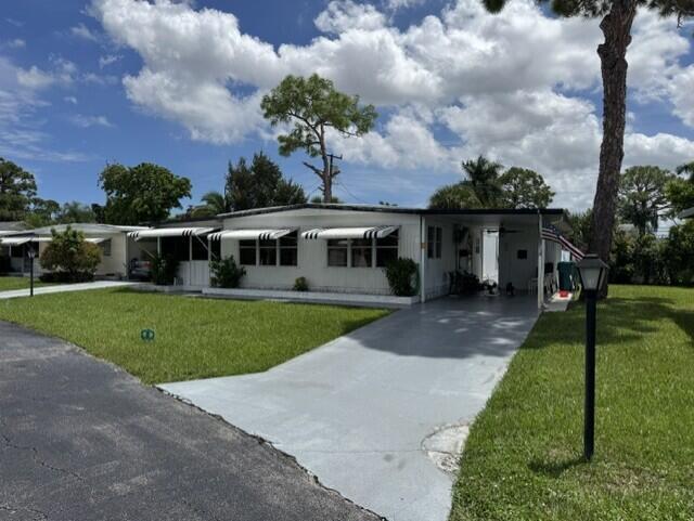 4042 Royal Manor Boulevard, Boynton Beach FL 33436