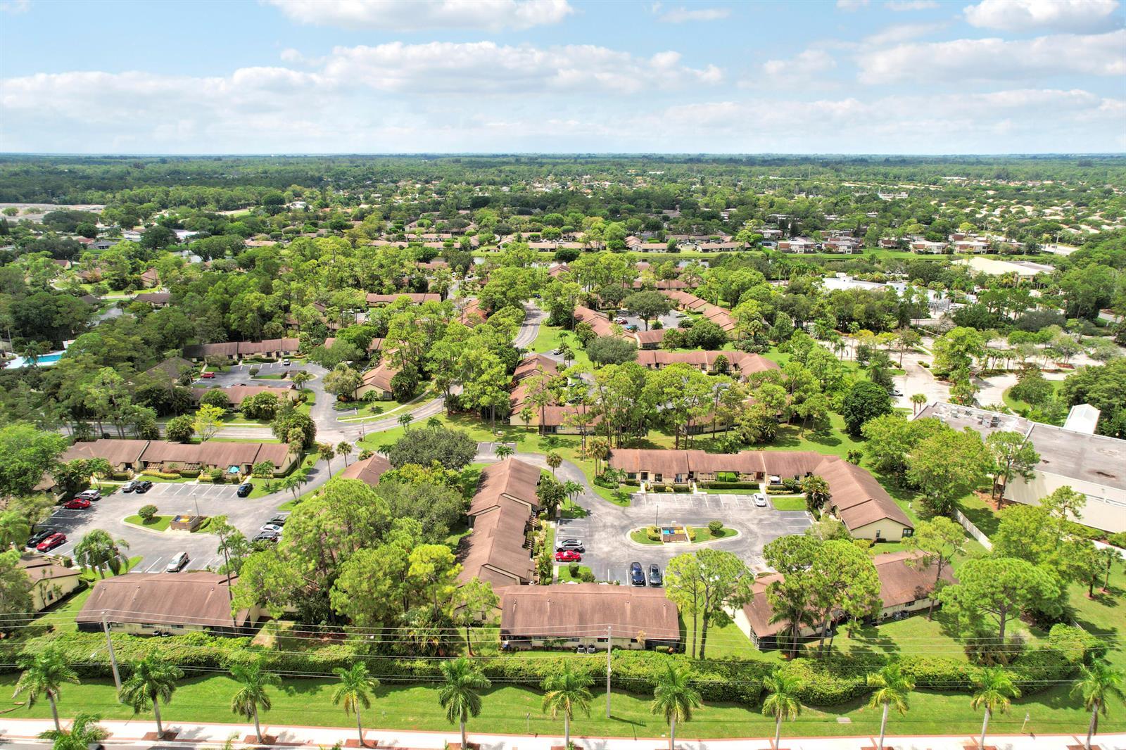 205 STAR CLUSTERS Court, Royal Palm Beach FL 33411 photo 2