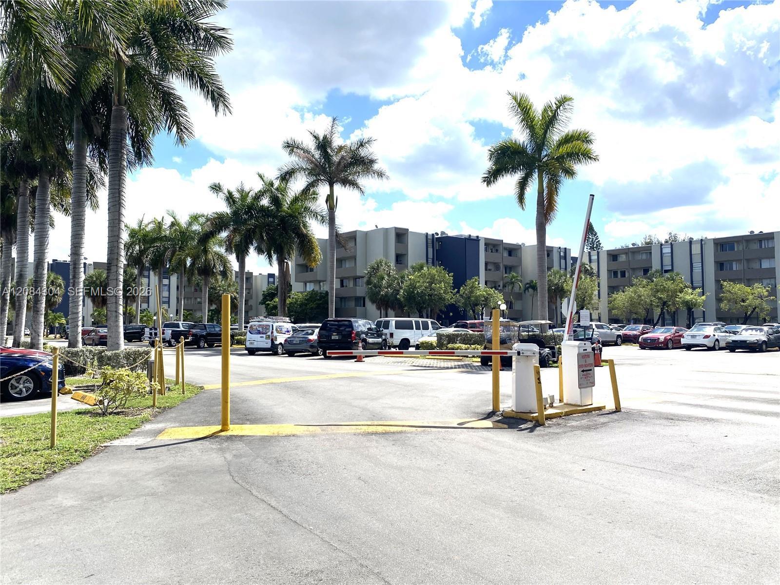 10000 NW 80 Ct # 2537, Hialeah Gardens FL 33016