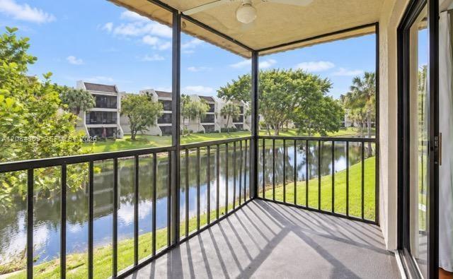 182 Lakeview Dr # 204, Weston FL 33326