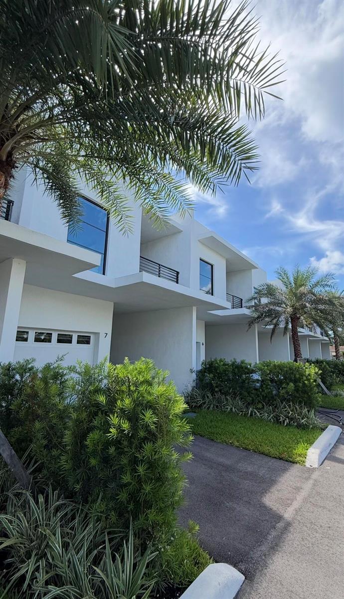 2511 PIERCE Street # 4, Hollywood FL 33020 photo 2