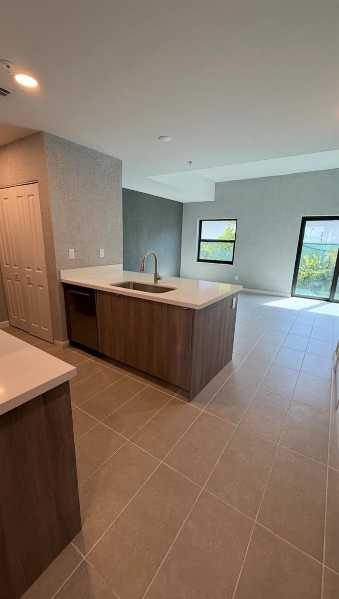 2511 PIERCE Street # 4, Hollywood FL 33020 photo 4