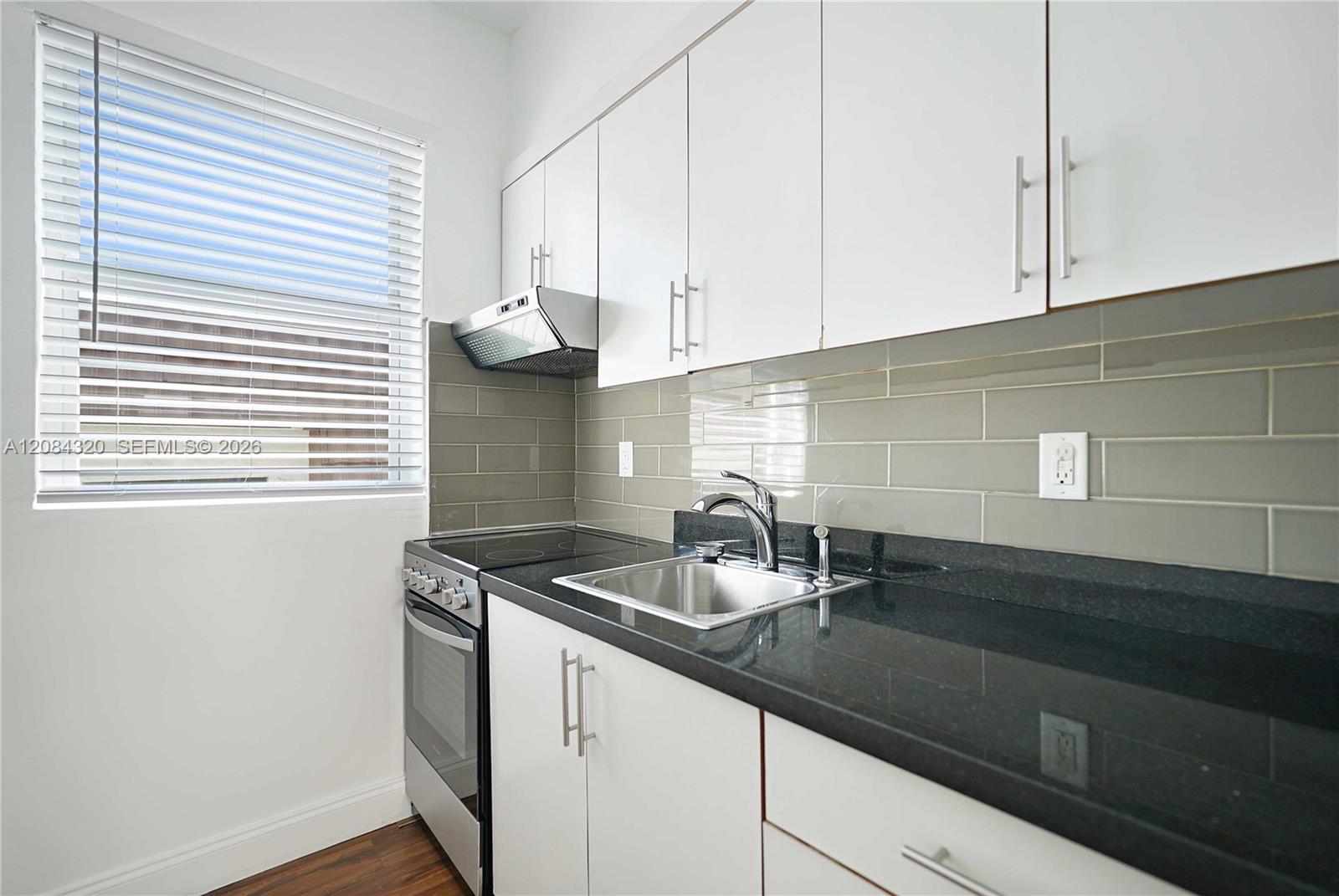 320 80th St # 14, Miami Beach FL 33141 photo 2