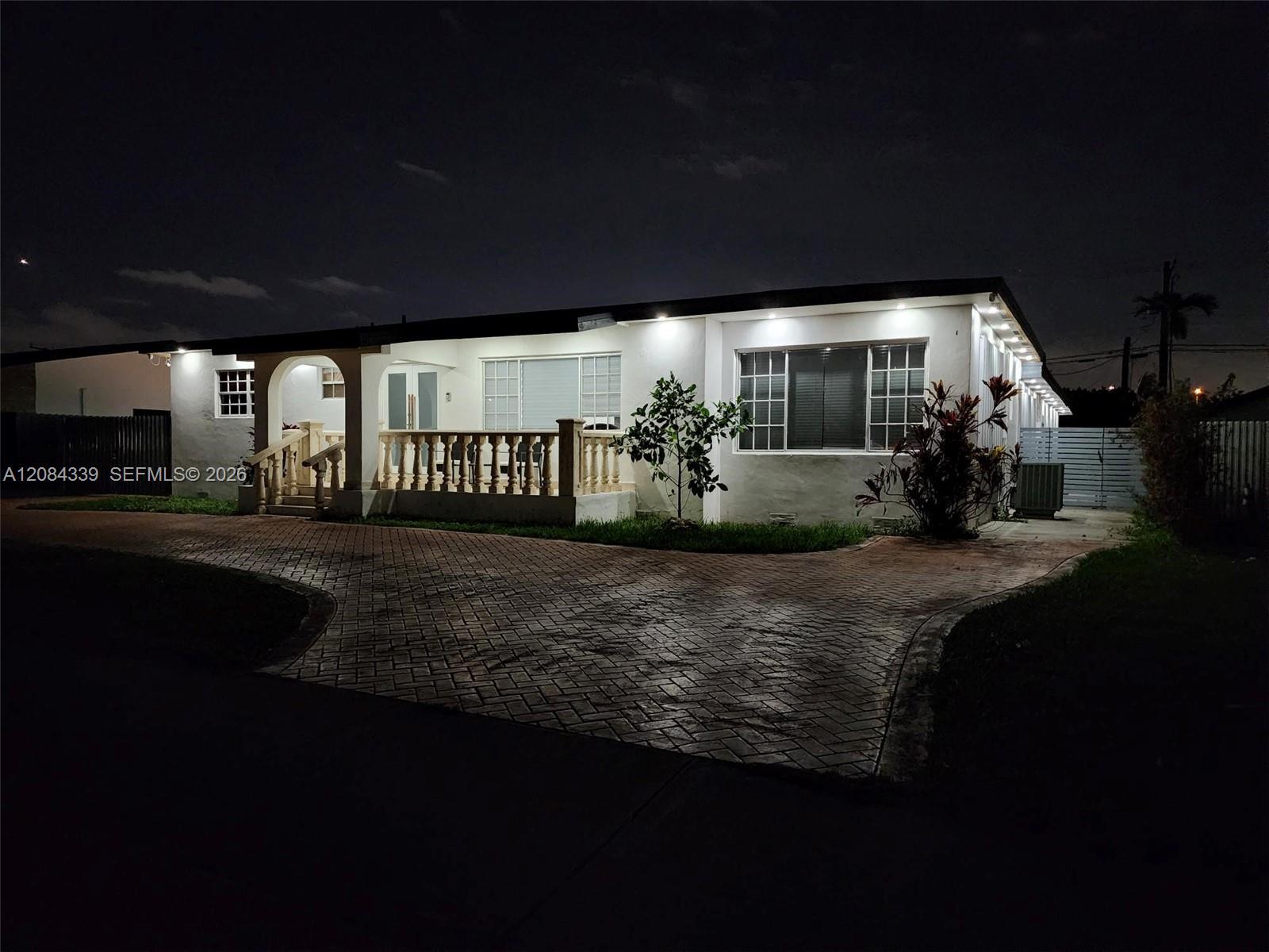 8240 SW 38th St, Miami FL 33155 photo 2