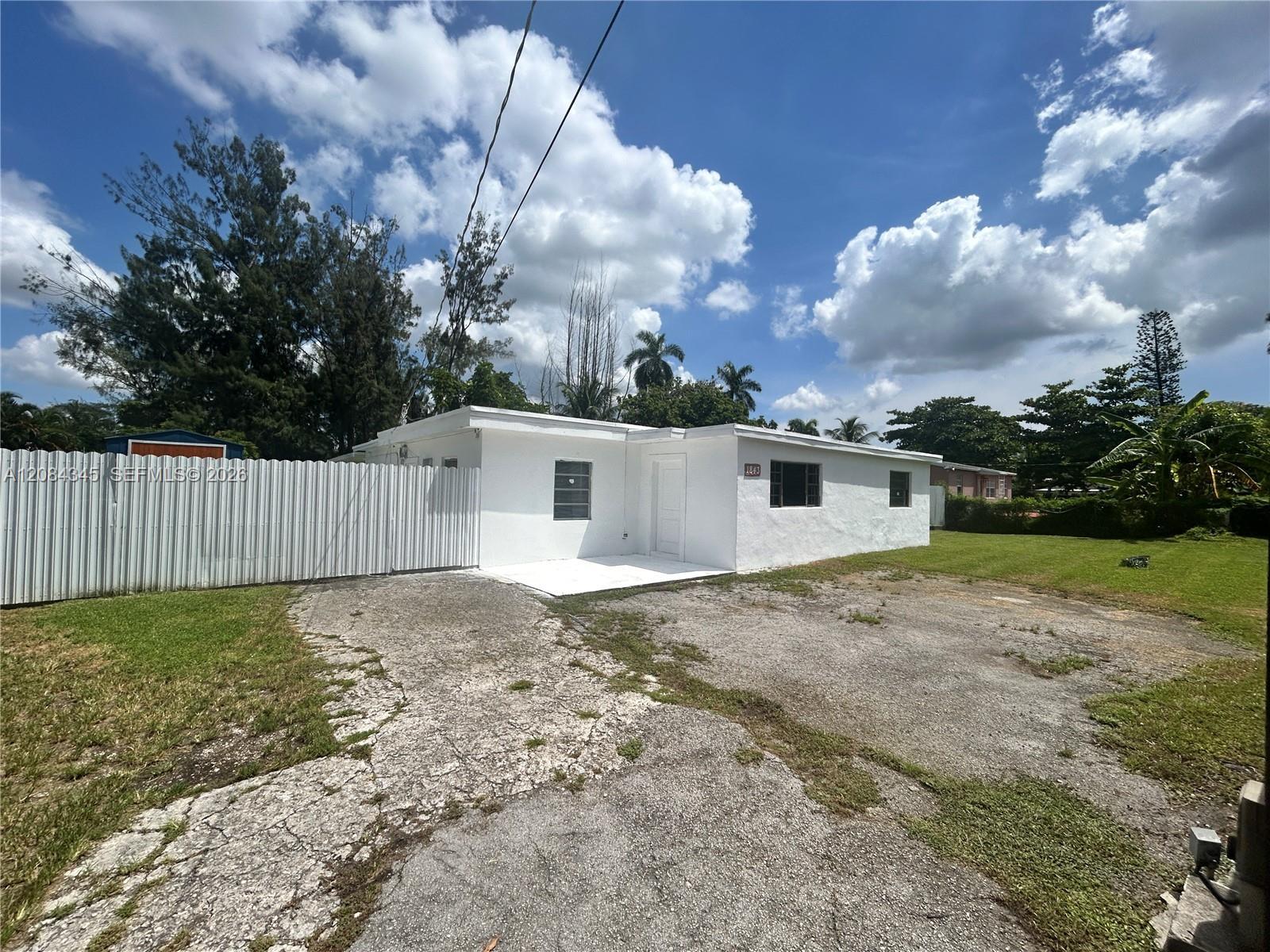 1843 NW 107th St, Miami FL 33167