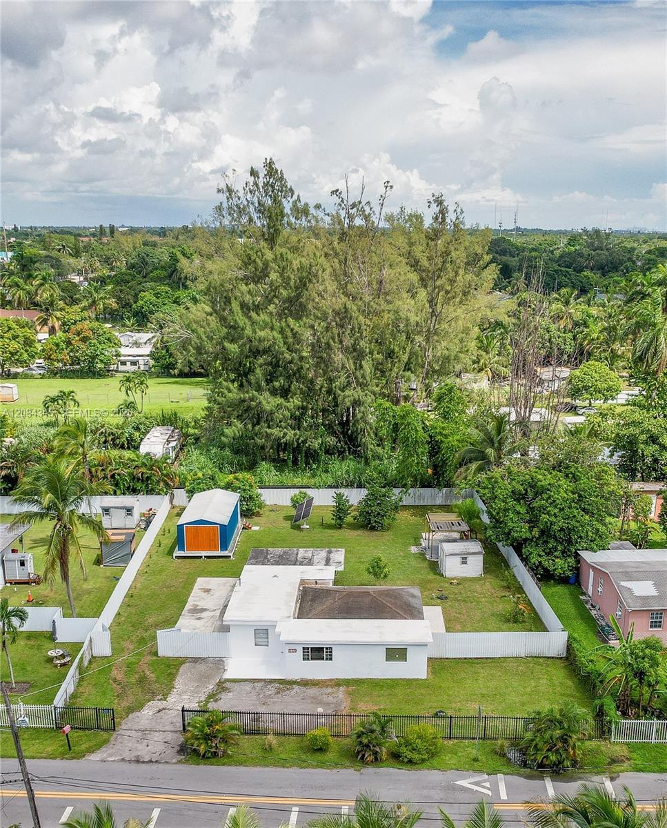 1843 NW 107th St, Miami FL 33167 photo 4
