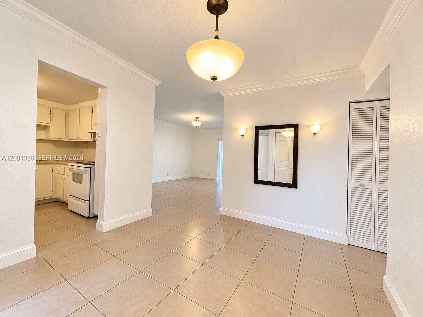 13707 Kendale Lakes Cir # 109, Miami FL 33183 photo 2
