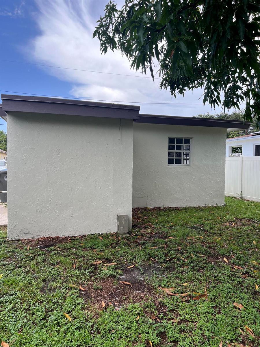 5012 SW 22ND Street, West Park FL 33023 photo 4