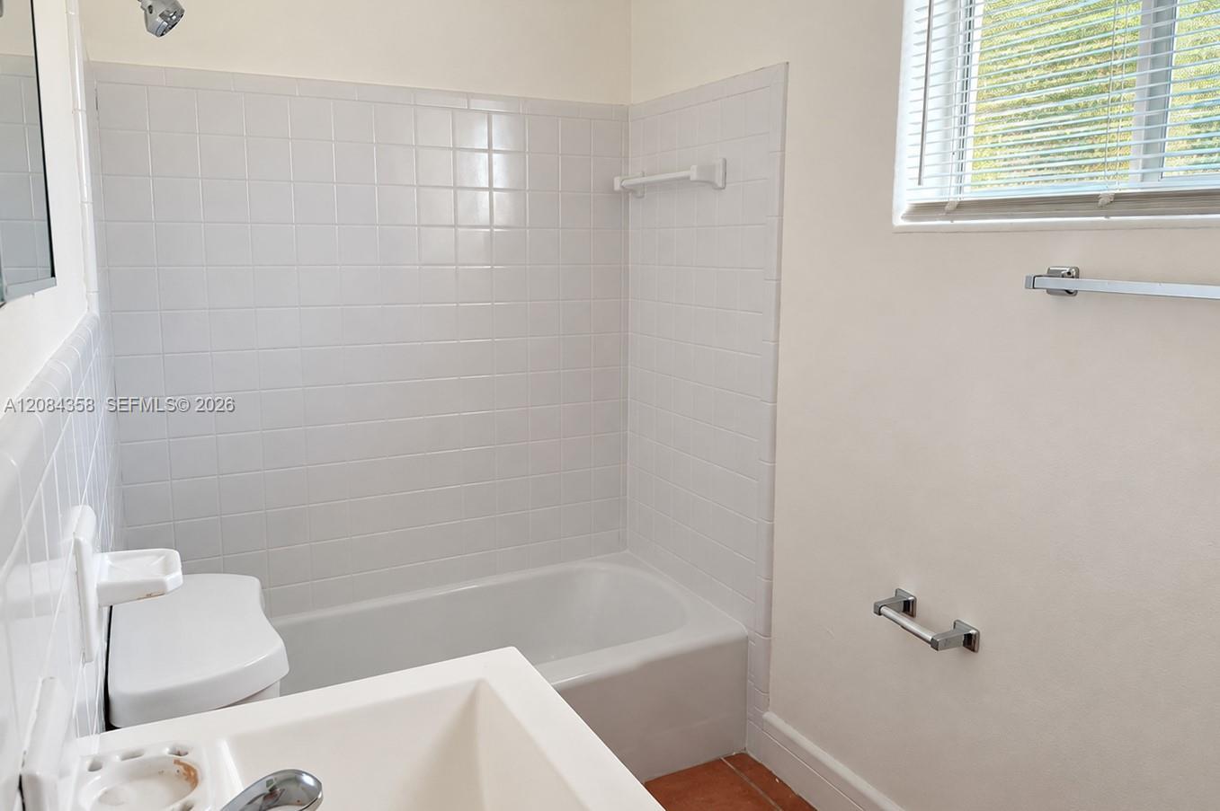 304 SE 9th Ct # 8, Hallandale Beach FL 33009 photo 3