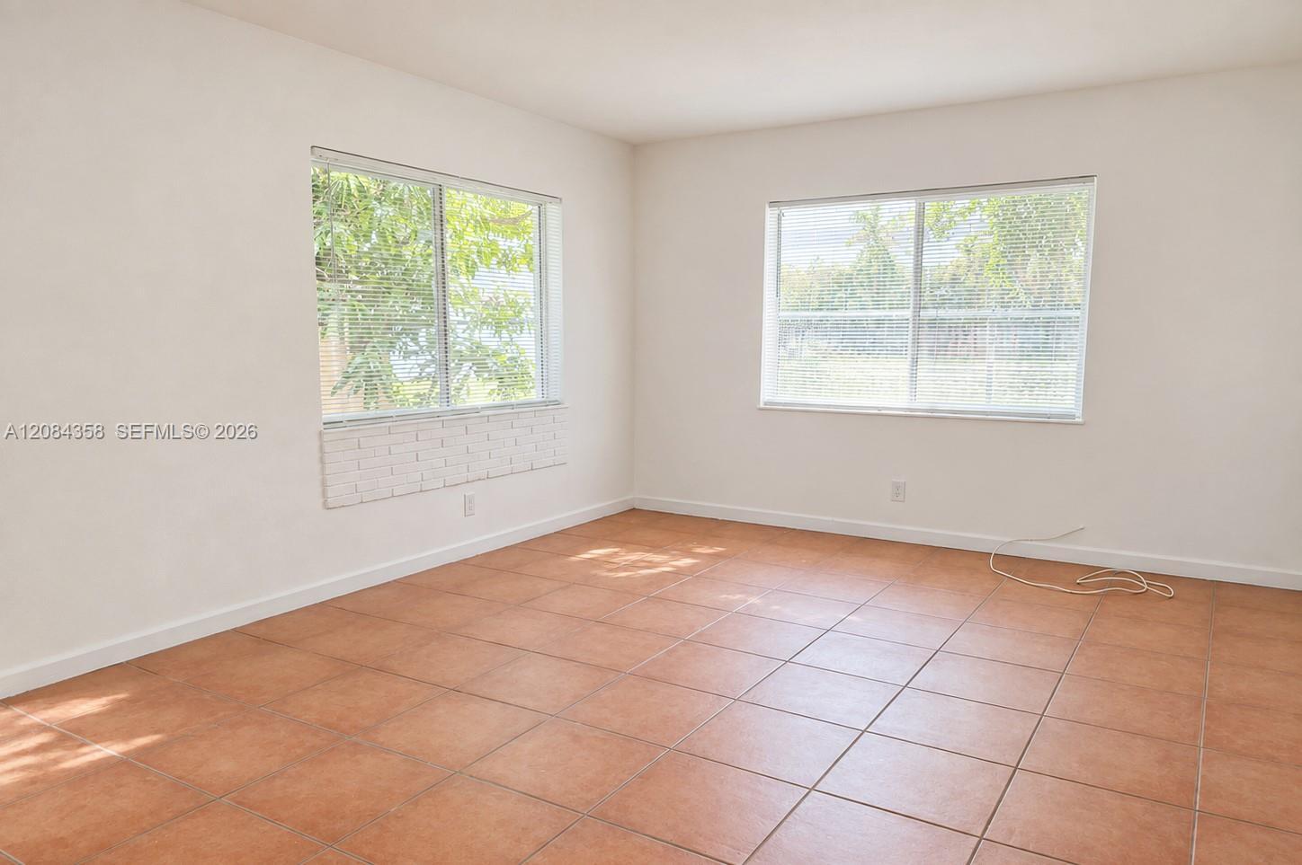 304 SE 9th Ct # 8, Hallandale Beach FL 33009 photo 4